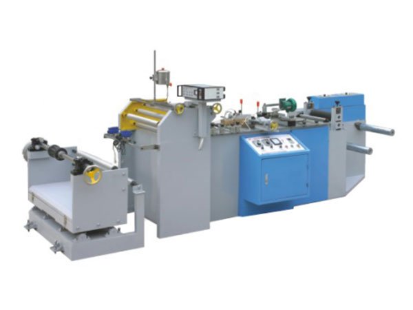 Máquina para fabricar bolsas de sellado intermedio